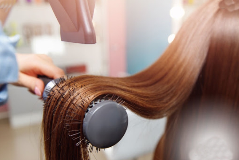 Saç düzleştiriciler saça zarar verir mi?